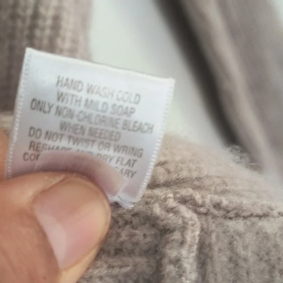 Garnet Hill Oatmeal Beige 100% Cashmere Twist Front Chunky Knit Sweater Sz Large - Picture 5 of 17